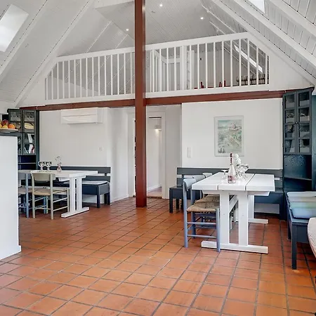 Six-bedroom Holiday In