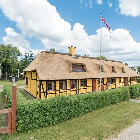 Six-bedroom Holiday In Casa de Férias Hals