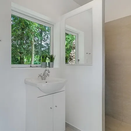 Six-bedroom Holiday In * Hals